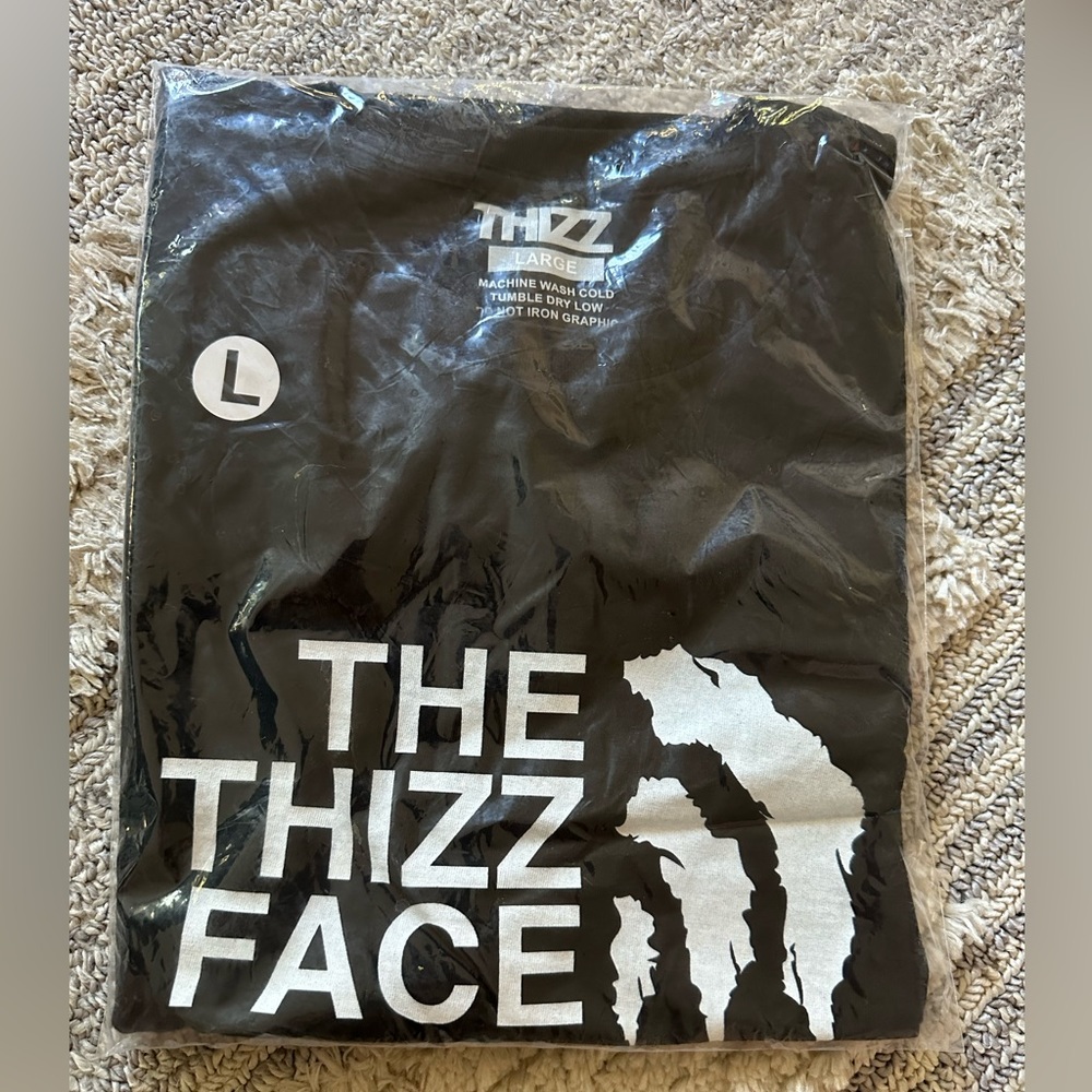 Short sleeve tee